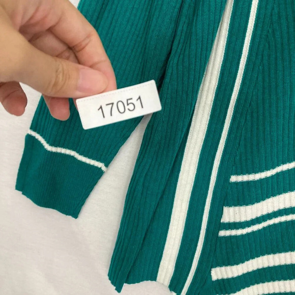 Chico's Green White Striped Round Neck Asymmetric Hem Tight Knit Sweater Large/2 - Picture 12 of 12